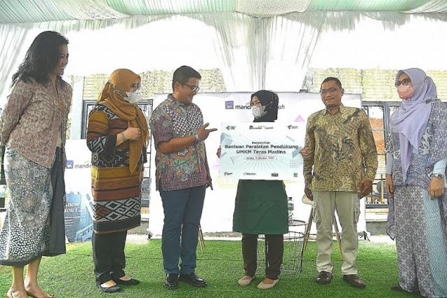 AXA Mandiri Dorong Peningkatan Literasi Keuangan Syariah dan Kesehatan UMKM